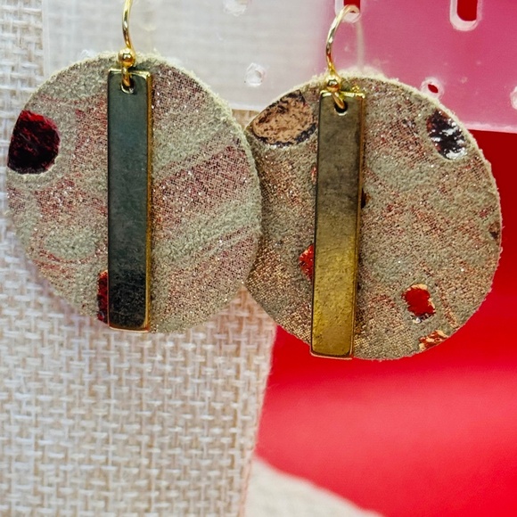 Rose Gold Necklace, Bracelet, And Earrings Bundle - Picture 5 of 6